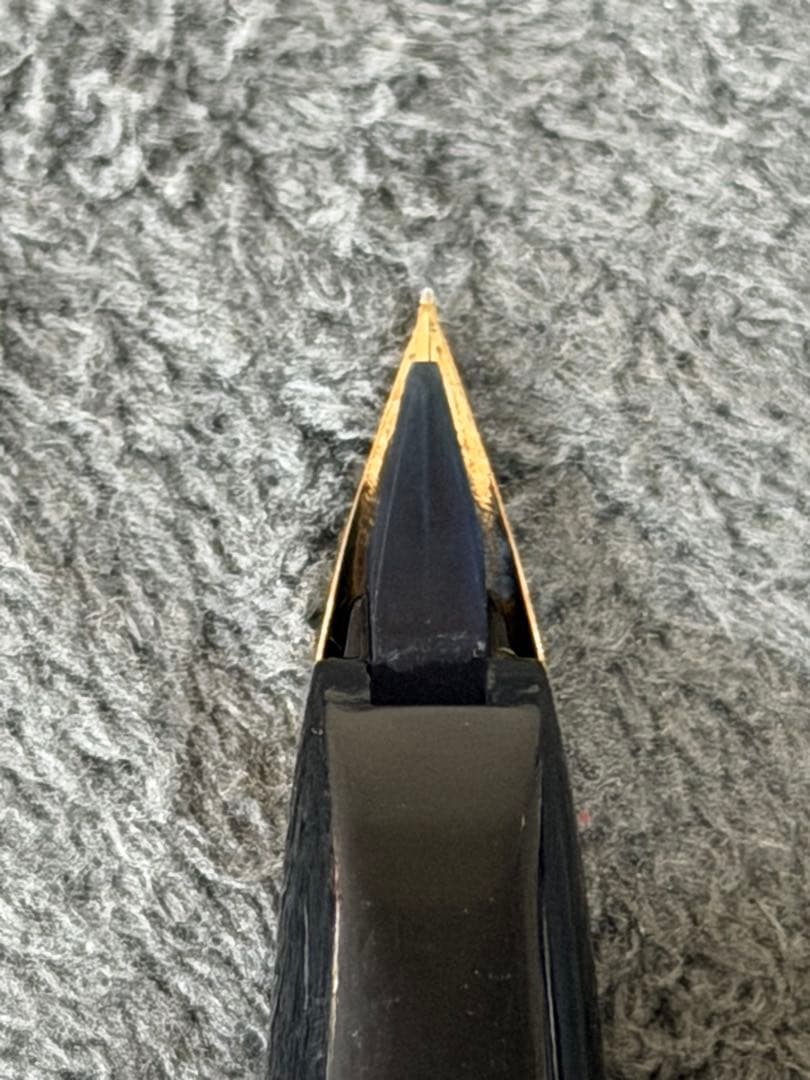 Pilot Elite 14K gold fountain pen from 1978 with extra fine nib and engraved SH13 cap underneath