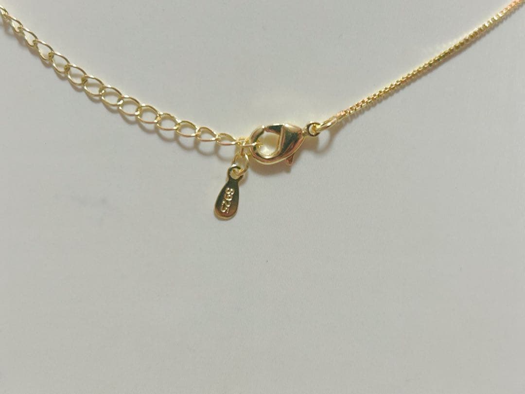 Honetama Akoya Pearl Necklace with 8mm white pearls and silver chain with extender clasp