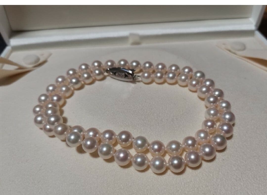 Tasaki Akoya pearl necklace with light pink pearls 6.5-7mm sized on a 45cm strand with T S brand mark