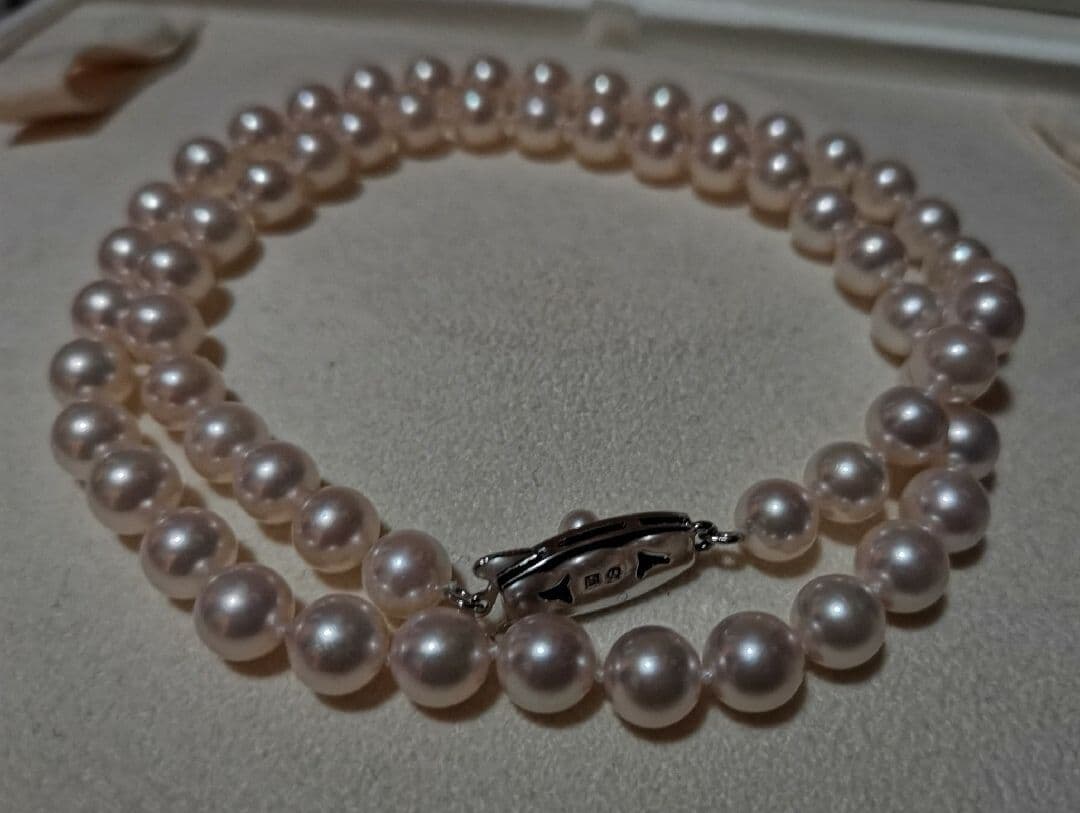 Tasaki Akoya pearl necklace with light pink pearls 6.5-7mm sized on a 45cm strand with T S brand mark