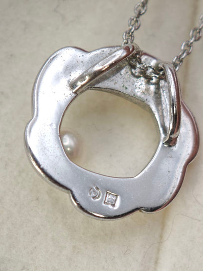 Tasaki silver necklace with pearl design, 36-40 cm length, 1.5 cm pendant size