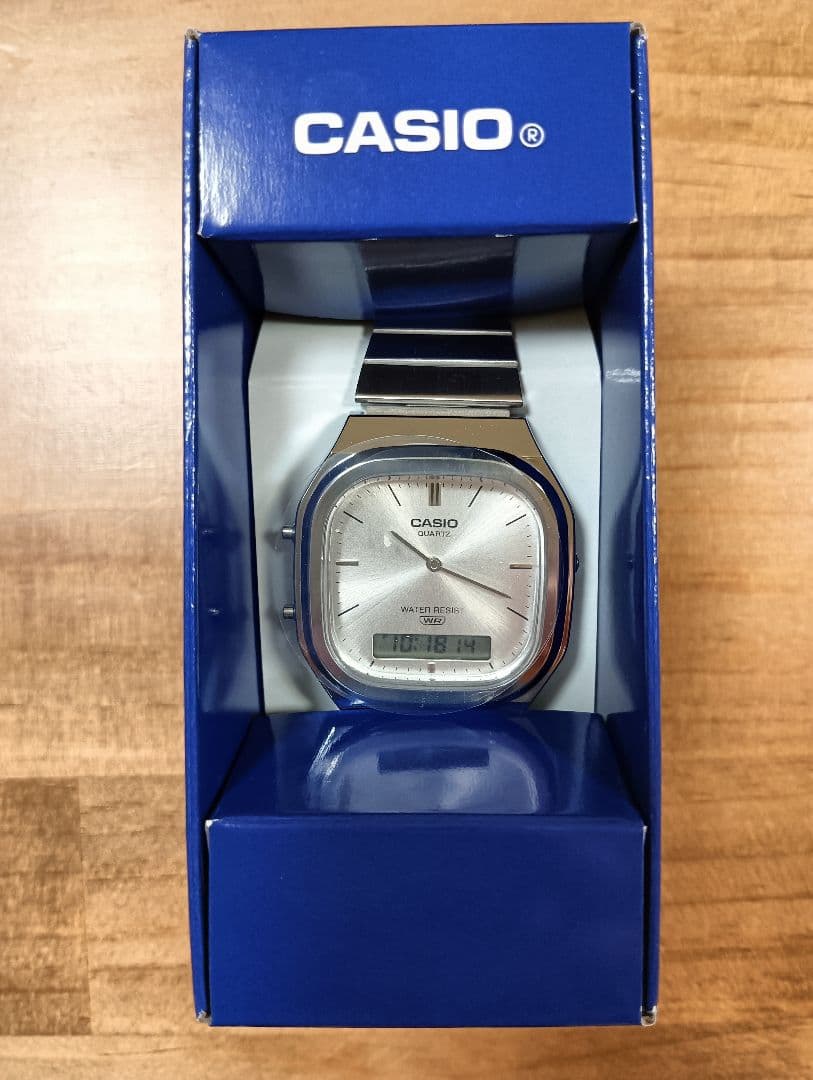 CASIO AQ-240E-7A Quartz Men's Watch — Japanese