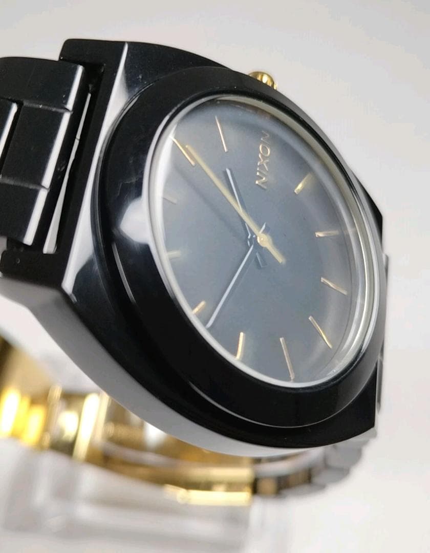 NIXON A327-1031 Analog Men's Watch — Japanese