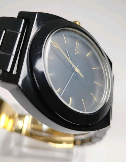 NIXON A327-1031 Analog Men's Watch — Japanese