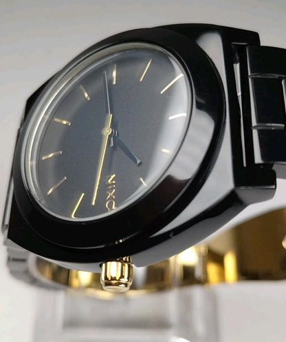 NIXON A327-1031 Analog Men's Watch — Japanese