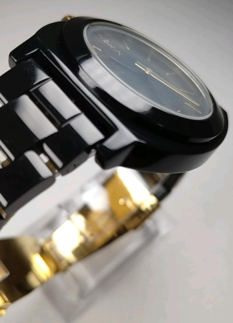 NIXON A327-1031 Analog Men's Watch — Japanese