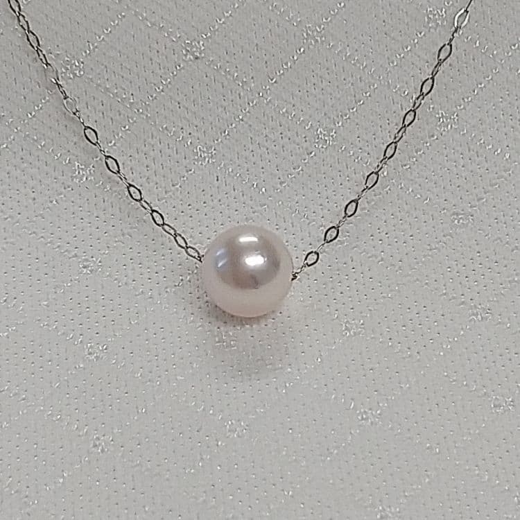 Law Akoya genuine pearl necklace with 7.9mm round white pink pearls on a 40cm PT850 chain