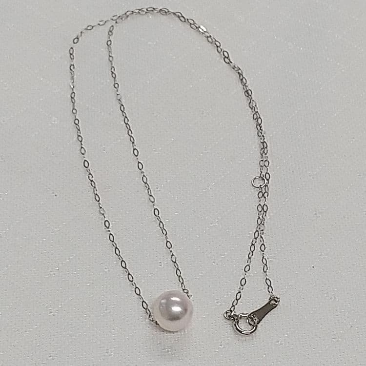 Law Akoya genuine pearl necklace with 7.9mm round white pink pearls on a 40cm PT850 chain