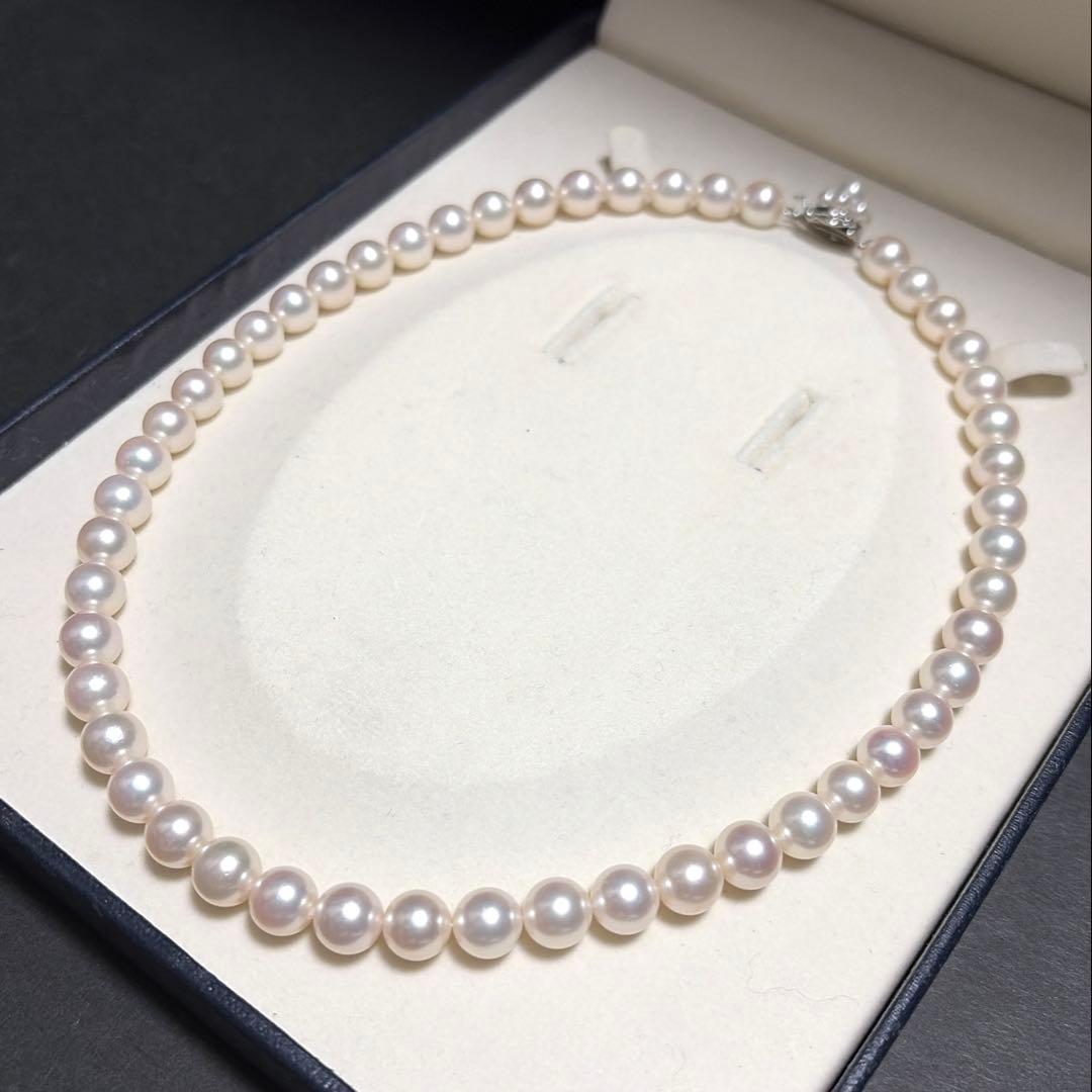 TASAKI Akoya Pearl Necklace featuring 8.5 mm pearls with excellent luster on a 42 cm strand