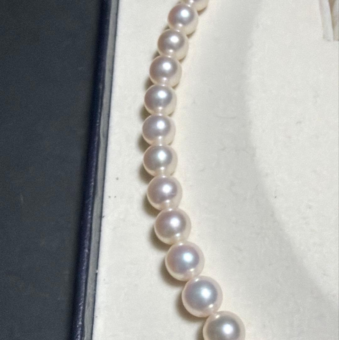 TASAKI Akoya Pearl Necklace featuring 8.5 mm pearls with excellent luster on a 42 cm strand