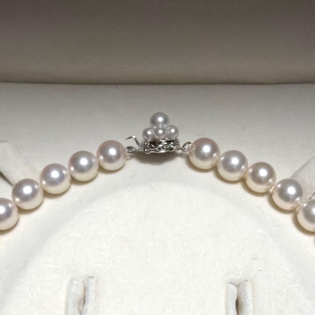 TASAKI Akoya Pearl Necklace featuring 8.5 mm pearls with excellent luster on a 42 cm strand