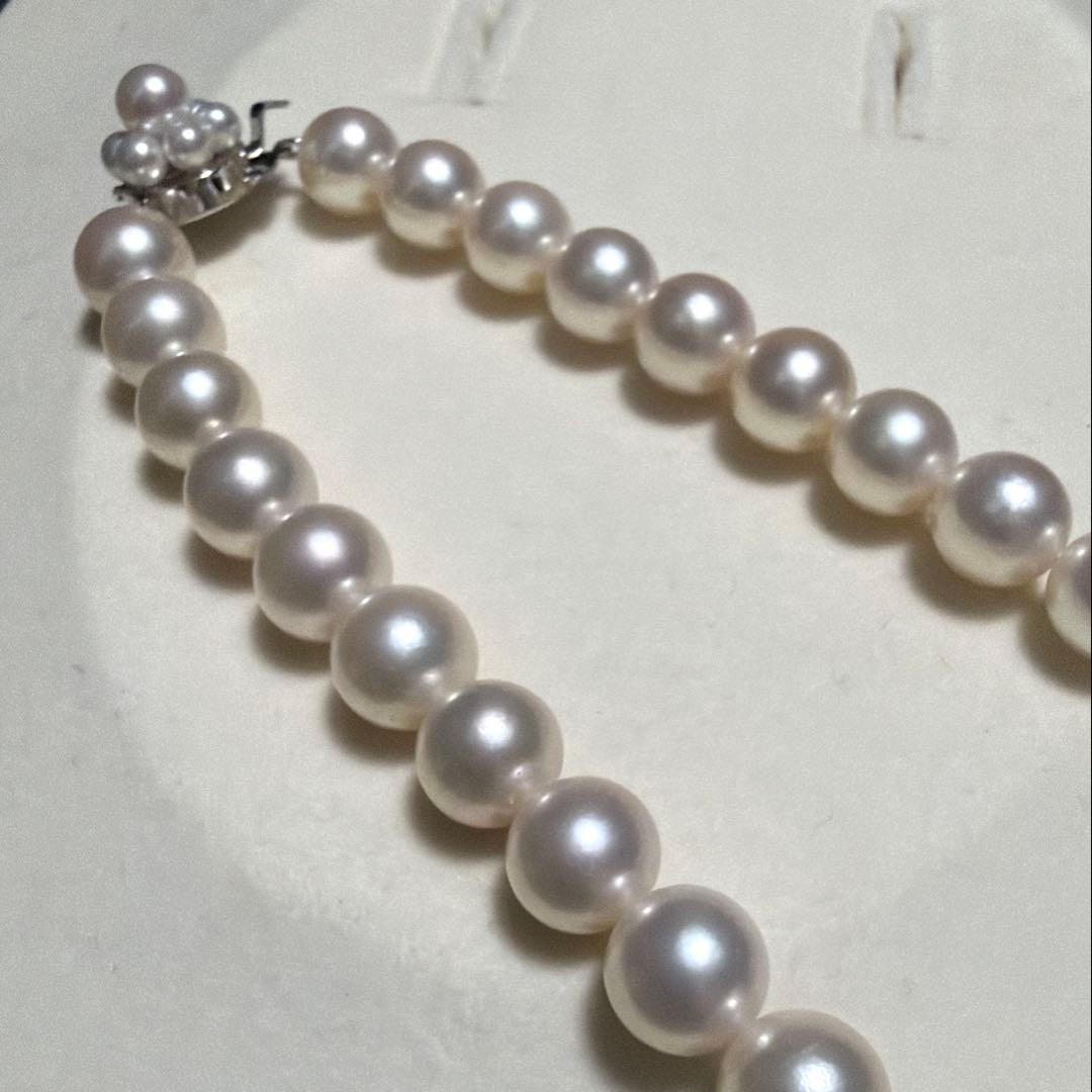 TASAKI Akoya Pearl Necklace featuring 8.5 mm pearls with excellent luster on a 42 cm strand