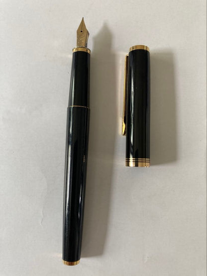 Pilot 14K-585EF black and gold fountain pen with 14K gold nib and black leather pen case