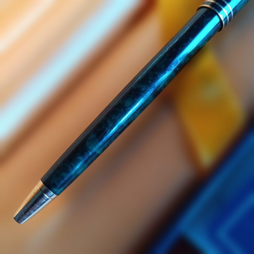 Waterman Exclusive ballpoint pen with black ink refill resting in an open France case