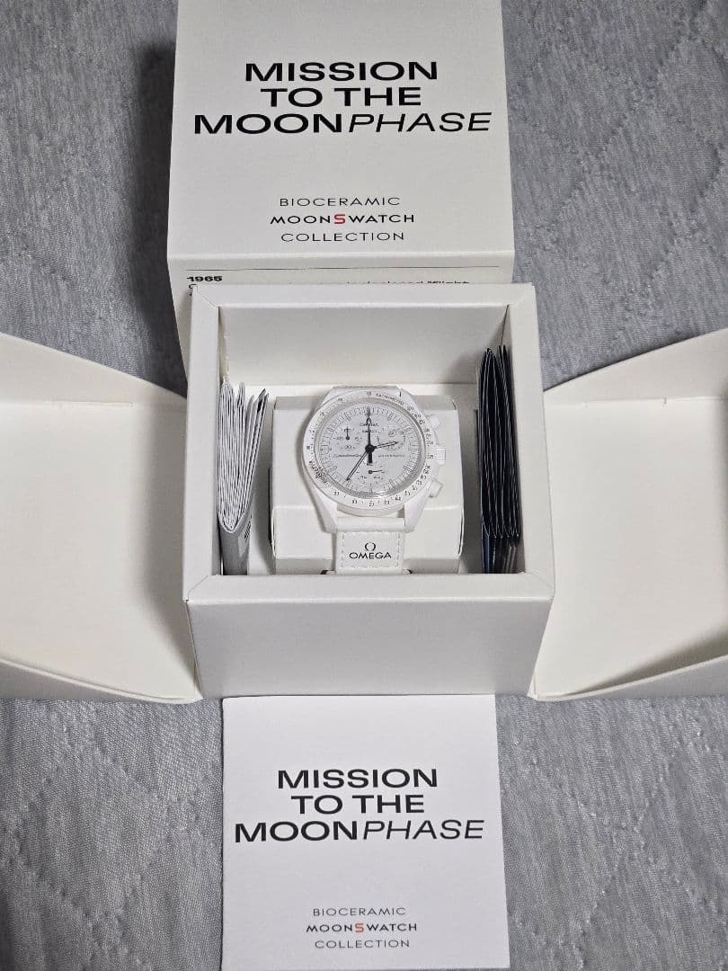 swatch MOONSWATCH SNOOPY WHITE Men's — Japanese