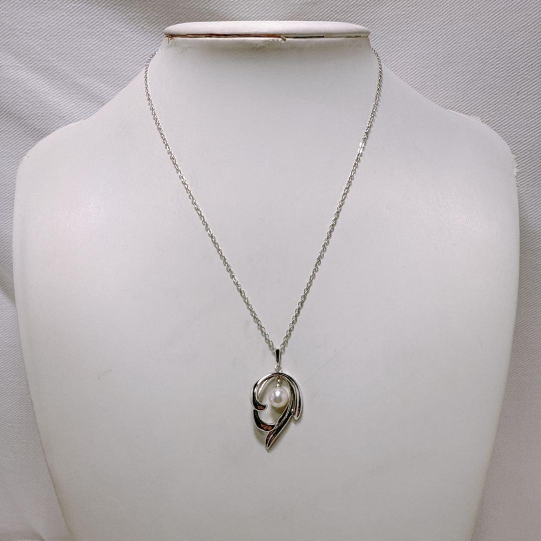 MIKIMOTO silver single Akoya pearl necklace with approximately 40cm chain on white background