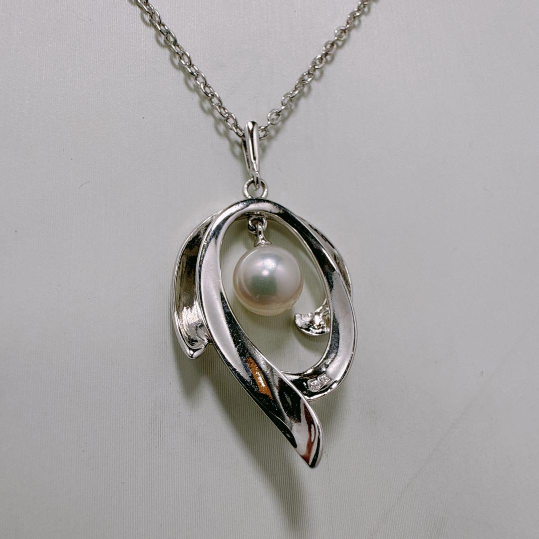 MIKIMOTO silver single Akoya pearl necklace with approximately 40cm chain on white background
