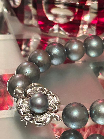 Akoya pearl necklace featuring 6.7 mm cultured pearls with sorting card included