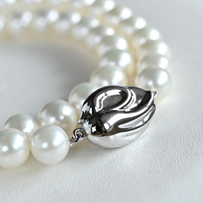 Takatsuki Akoya pearl necklace with round white pearls 7.5-8mm and silver clasp on a 42.5cm strand
