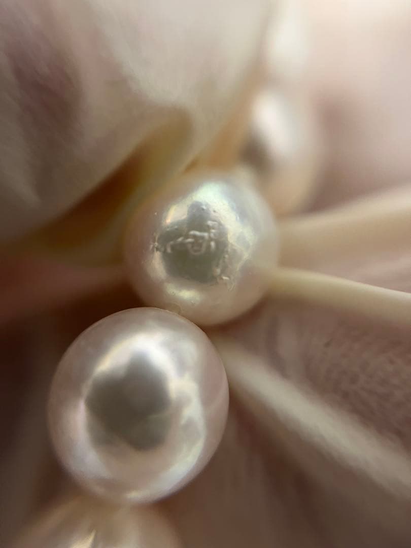 Akoya pearl necklace with 7.4mm pearls, 41cm length, displayed on a white background