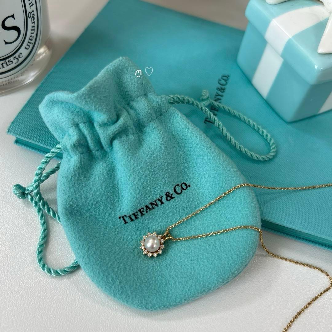 Tiffany & Co. pearl diamond necklace pendant with 18K gold chain and 5.7mm pearl