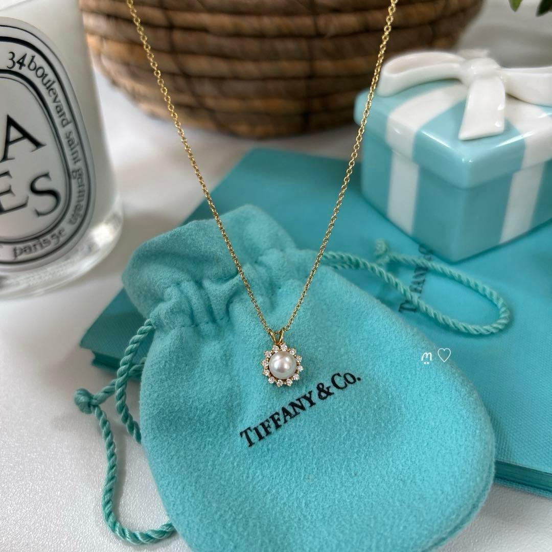 Tiffany & Co. pearl diamond necklace pendant with 18K gold chain and 5.7mm pearl