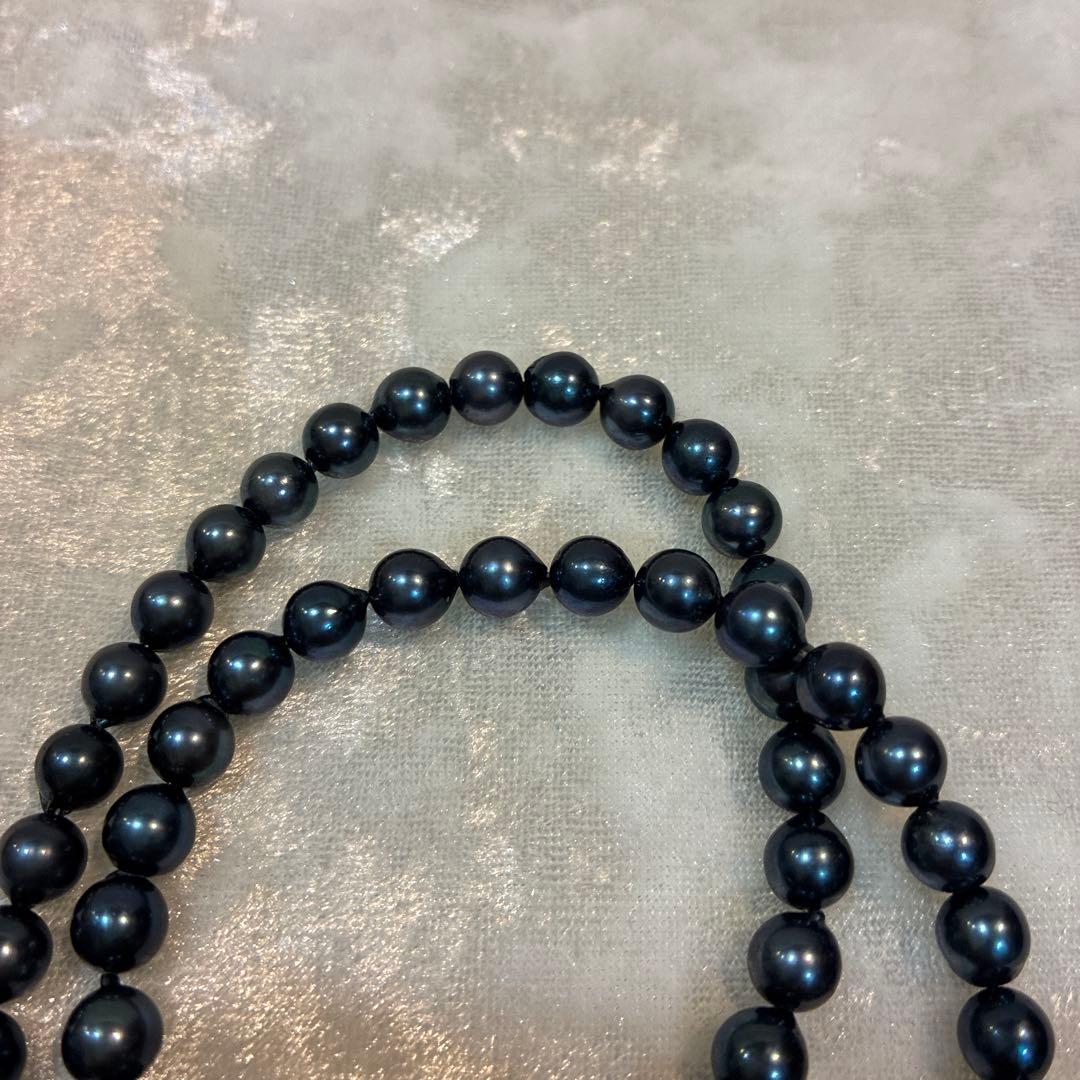 Akoya dark gray pearl necklace measuring 43cm with pearls sized between 6.5mm and 6.9mm