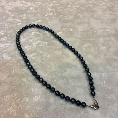 Akoya dark gray pearl necklace measuring 43cm with pearls sized between 6.5mm and 6.9mm