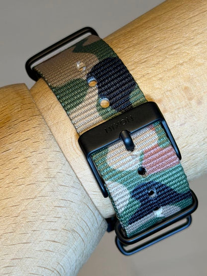 NIXON 花井祐介 コラボ Analog Men's Watch — Japanese