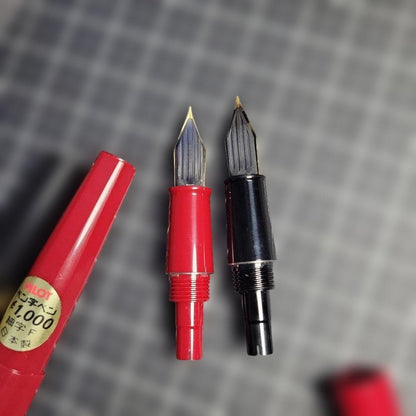 Set of two Pilot Desk Pens with fine point tips in black and red colors