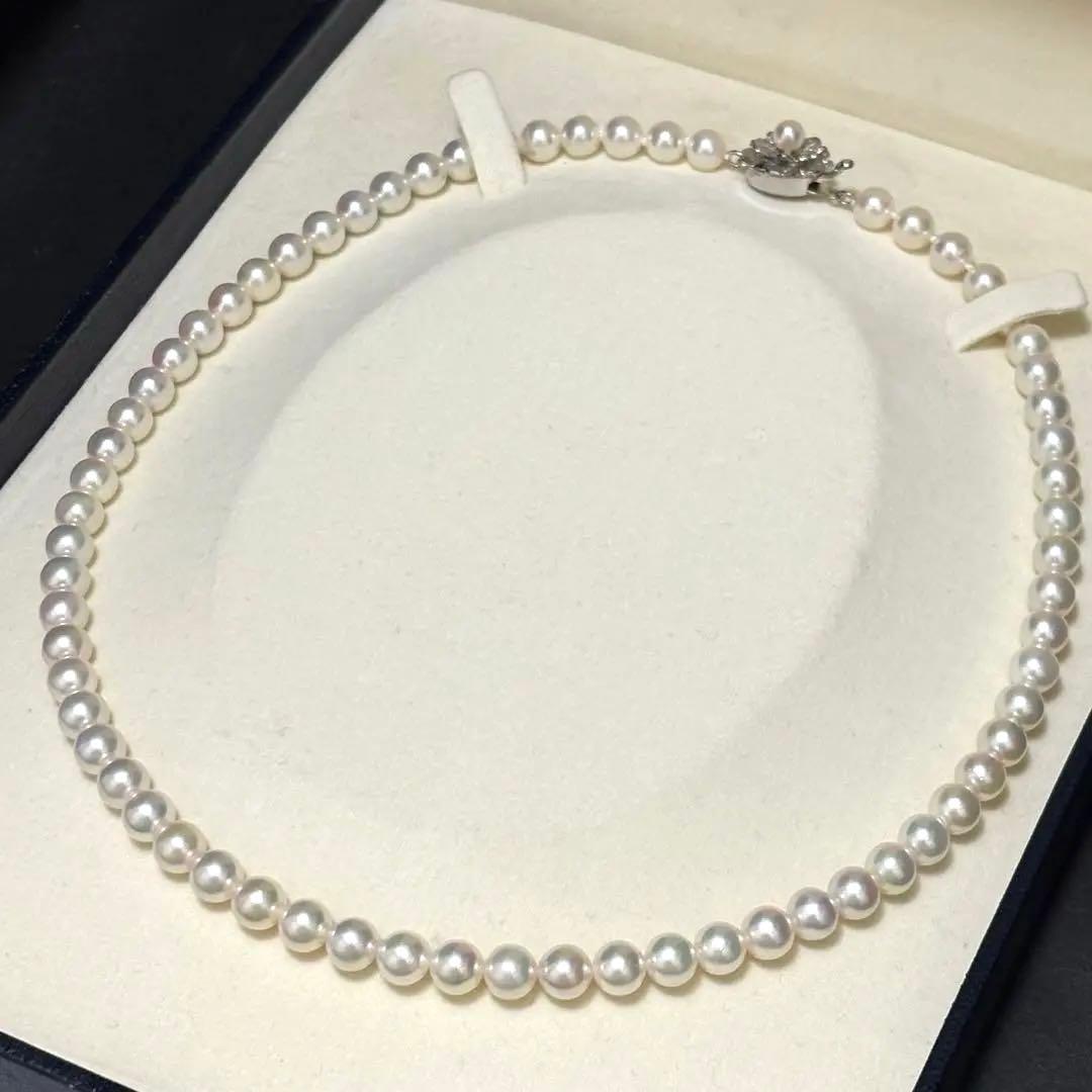 Akoya genuine pearl necklace approximately 42cm long with 6.0-6.5mm round white pearls