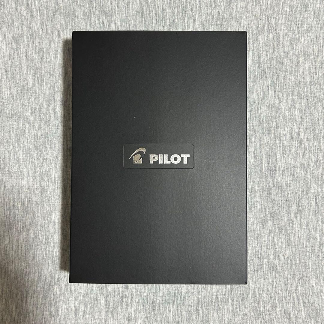 New Pilot multi-function ballpoint pen BTHRT5SR-GLB in gloss black with three ink colors and included case