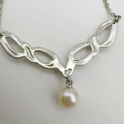 MIKIMOTO silver necklace with 39.5 cm chain displayed on a white background