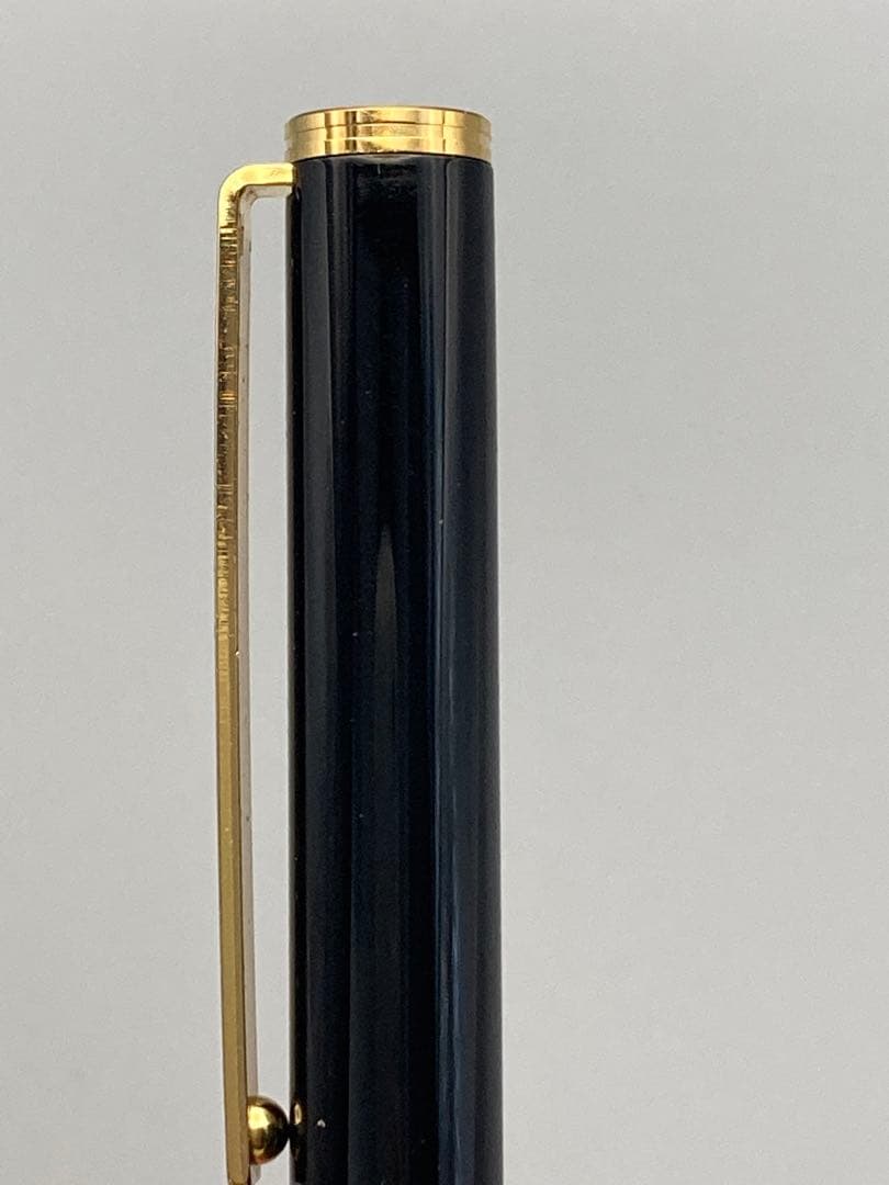 Pilot Ballpoint Pen discontinued item with 13.6 cm length and sleek blue barrel
