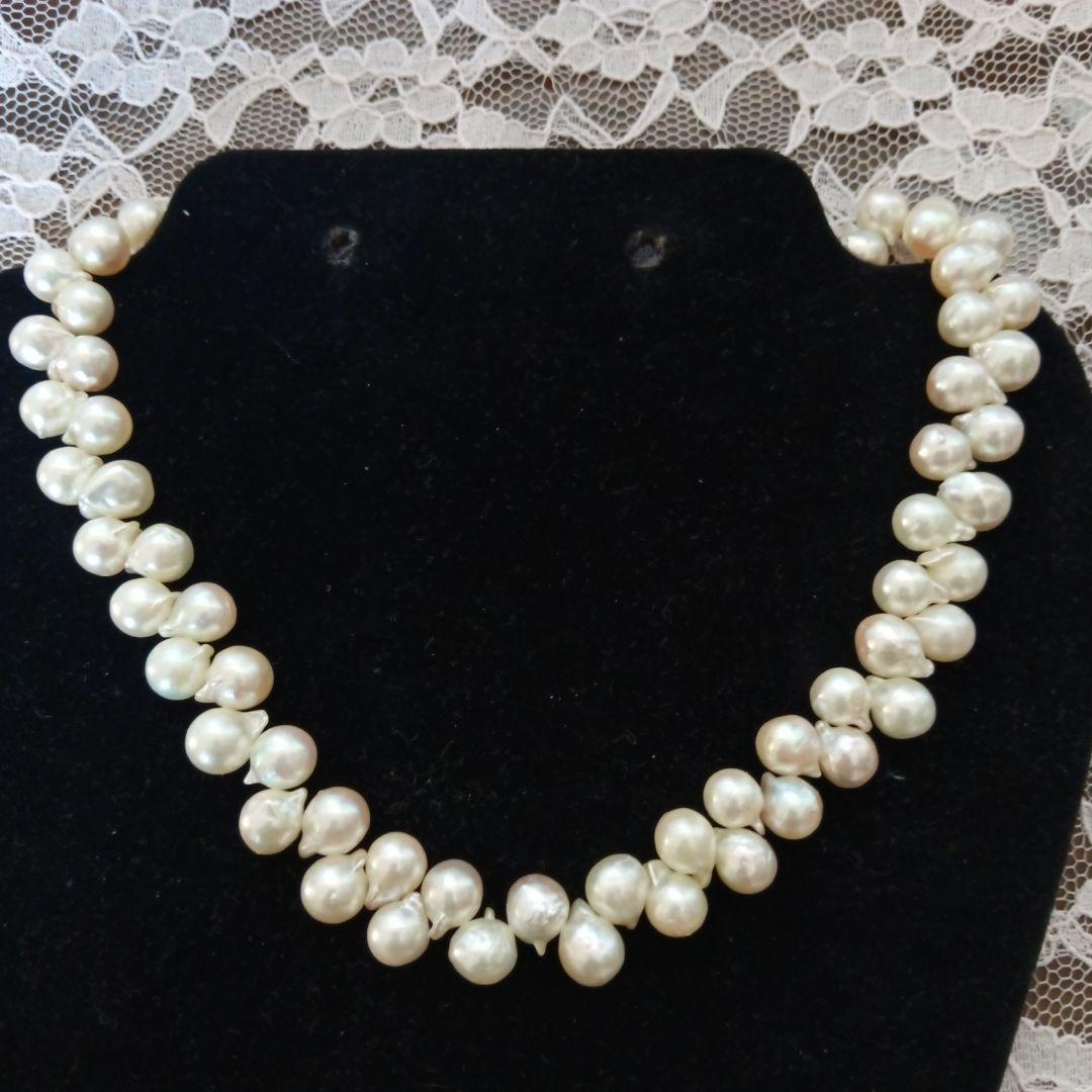 Uwajima Akoya Pearl Necklace 42cm with 8-9mm baroque pearls and alloy crab flower motif fittings