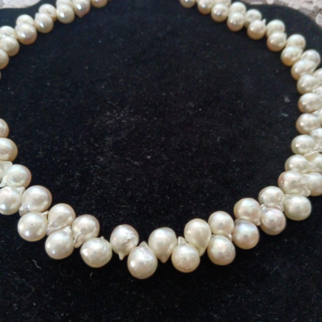 Uwajima Akoya Pearl Necklace 42cm with 8-9mm baroque pearls and alloy crab flower motif fittings
