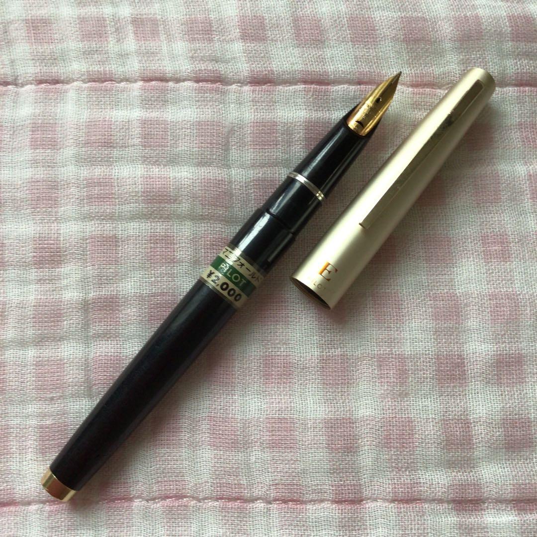 Pilot 14K gold Elite fountain pen with suction filling, vintage discontinued model showing signs of storage wear