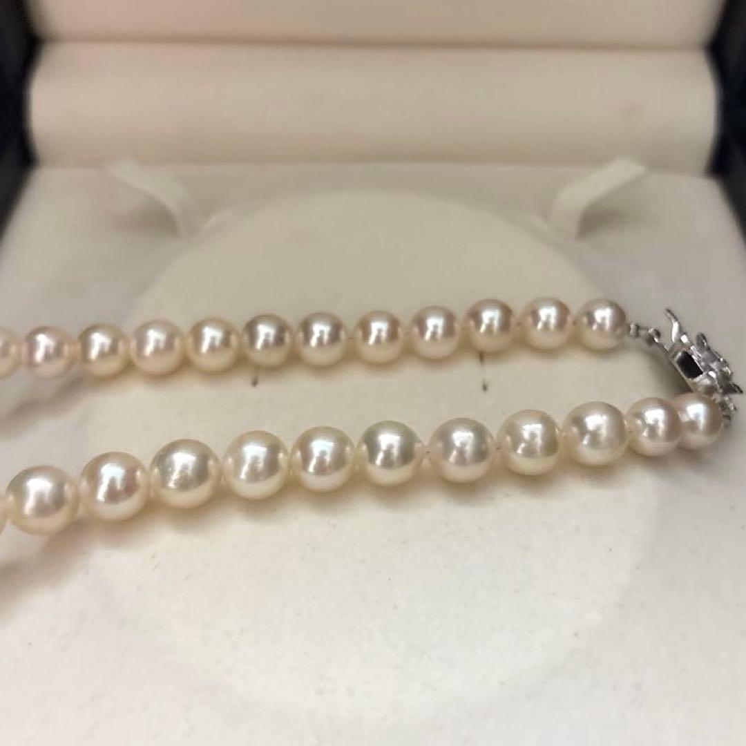 Large Akoya pearls necklace with 9mm white gold pearls on a 43cm strand