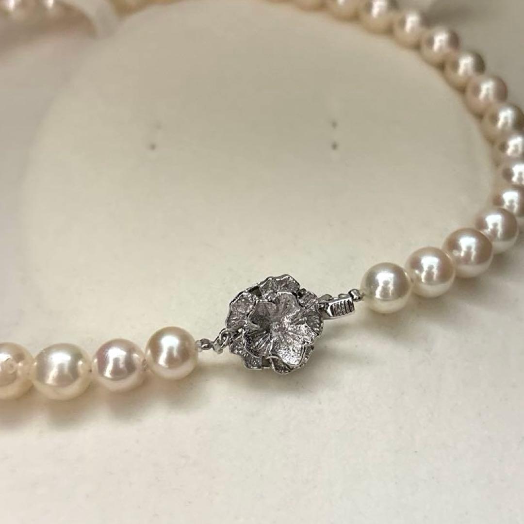 Large Akoya pearls necklace with 9mm white gold pearls on a 43cm strand