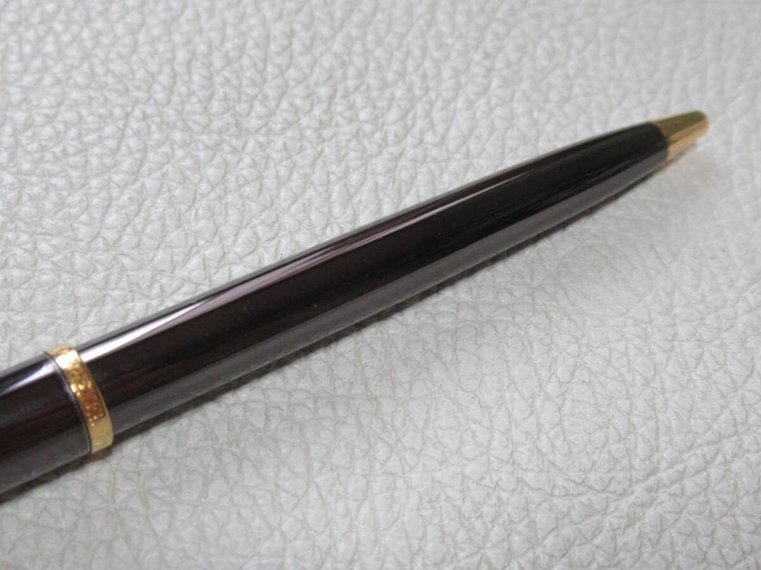 Waterman Executive Ballpoint Pen with sleek black finish and silver accents measuring 138 mm long