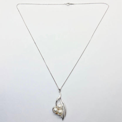 MIKIMOTO Akoya pearl necklace pendant with 6.6 to 7.2 mm pearls and silver chain