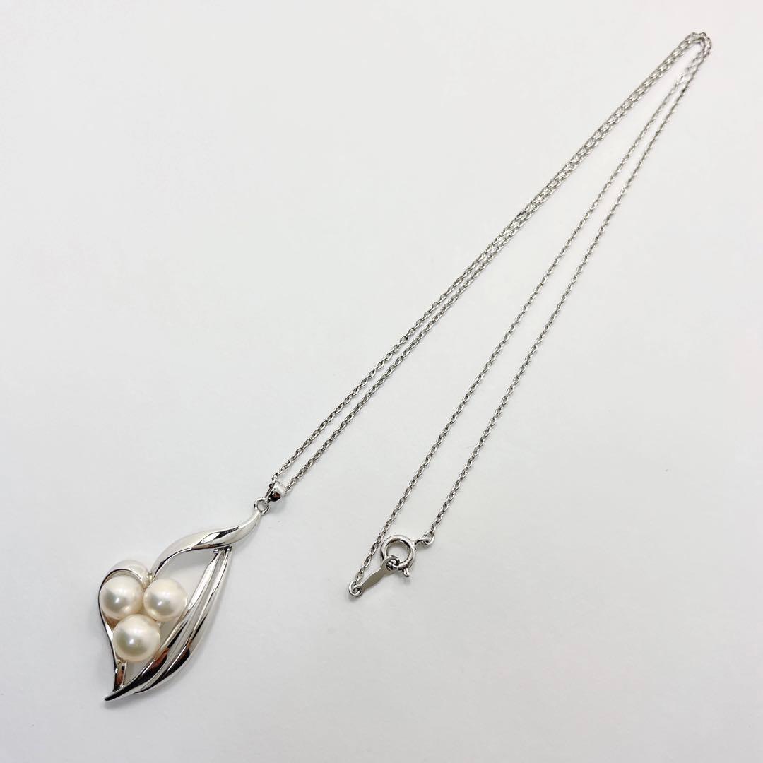 MIKIMOTO Akoya pearl necklace pendant with 6.6 to 7.2 mm pearls and silver chain