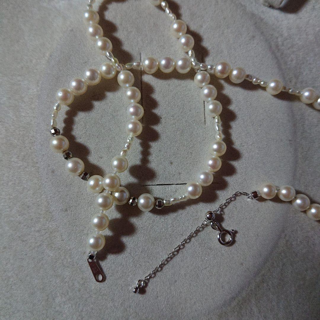 K18WG Akoya Pearl Baby Pearl and Akoya Keshi Pearl Necklace with white pearls and adjustable clasp