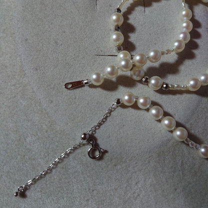 K18WG Akoya Pearl Baby Pearl and Akoya Keshi Pearl Necklace with white pearls and adjustable clasp