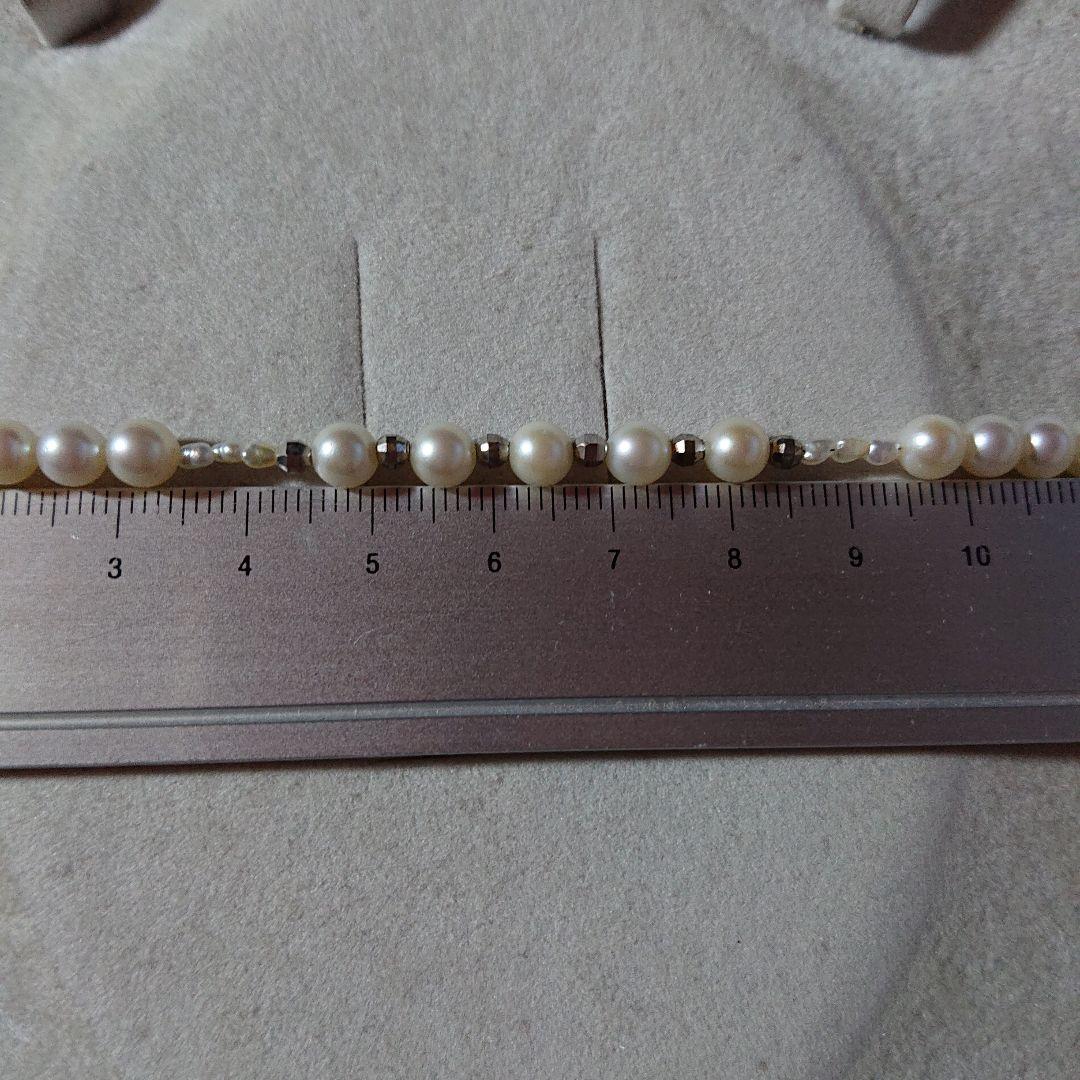 K18WG Akoya Pearl Baby Pearl and Akoya Keshi Pearl Necklace with white pearls and adjustable clasp