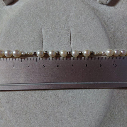 K18WG Akoya Pearl Baby Pearl and Akoya Keshi Pearl Necklace with white pearls and adjustable clasp