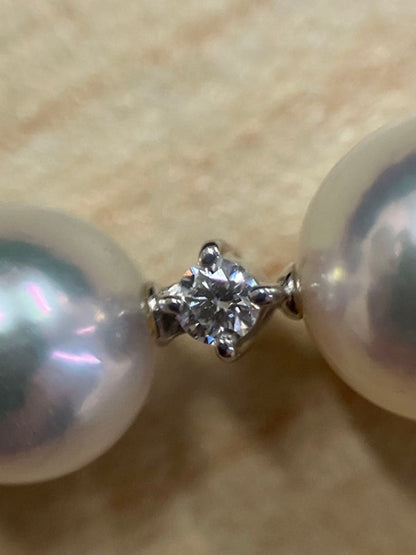 Mikimoto Akoya pearl necklace with diamonds in K18 white gold, pearls sized 5.9 to 7.3 mm, 40 cm chain length