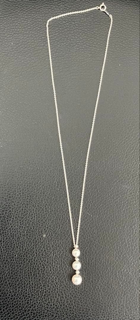 Mikimoto Akoya pearl necklace with diamonds in K18 white gold, pearls sized 5.9 to 7.3 mm, 40 cm chain length