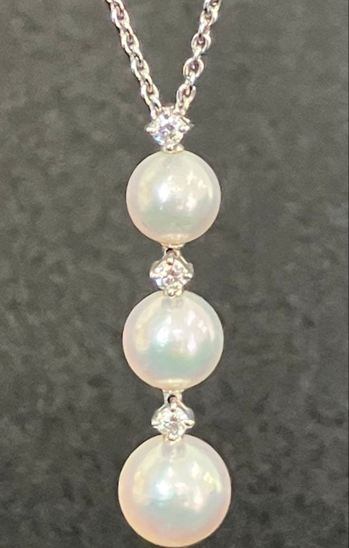 Mikimoto Akoya pearl necklace with diamonds in K18 white gold, pearls sized 5.9 to 7.3 mm, 40 cm chain length
