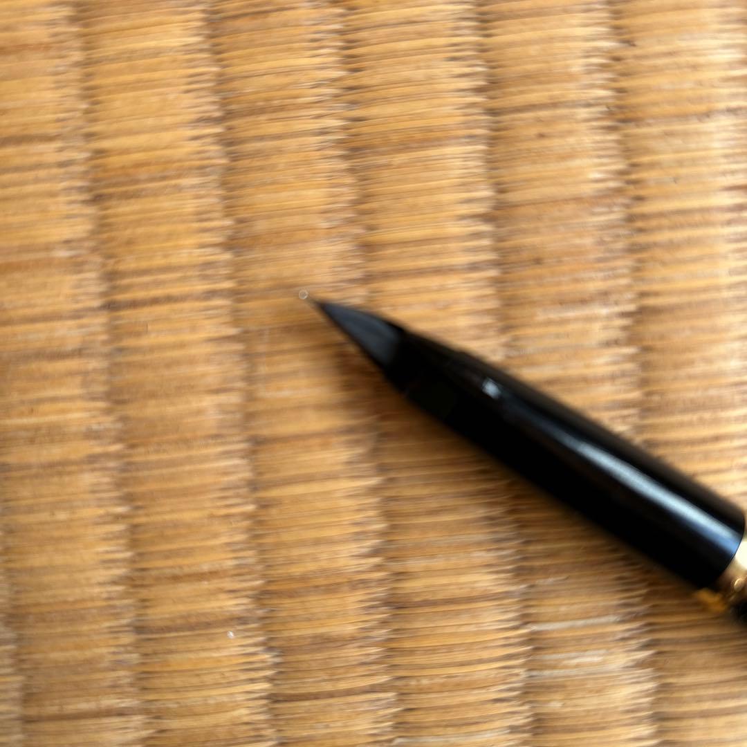 Black PILOT fountain pen with 14K gold nib, resin body, displayed with box and instruction manual